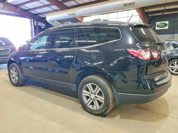 1GNKRHKD2HJ124085 2017 CHEVROLET TRAVERSE - Image 2