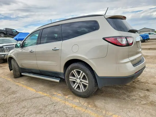 1GNKRHKD2HJ129268 2017 CHEVROLET TRAVERSE - Image 2
