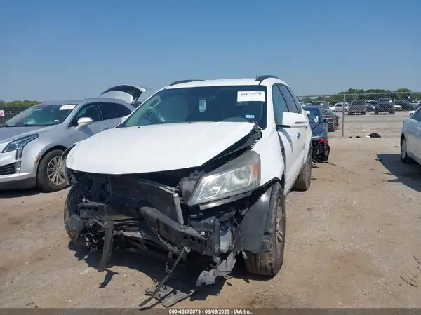 1GNKRHKD2HJ138651 2017 CHEVROLET TRAVERSE - Image 2