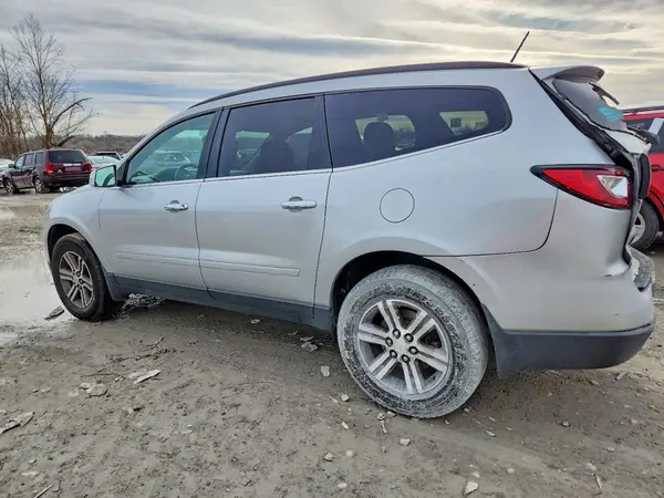 1GNKRHKD2HJ206091 2017 CHEVROLET TRAVERSE - Image 2