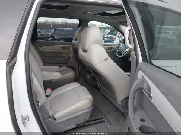 1GNKRHKD2HJ234361 2017 CHEVROLET TRAVERSE - Image 8