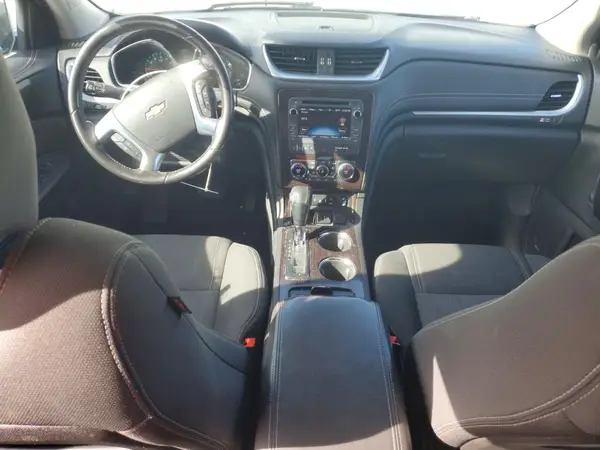 1GNKRHKD2HJ271135 2017 CHEVROLET TRAVERSE - Image 8