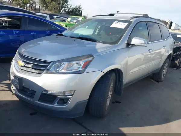 1GNKRHKD2HJ283592 2017 CHEVROLET TRAVERSE - Image 2