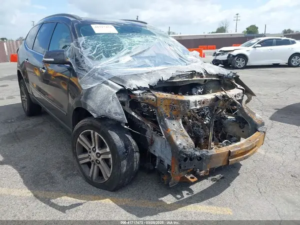 1GNKRHKD2HJ327980 2017 CHEVROLET TRAVERSE - Image 1