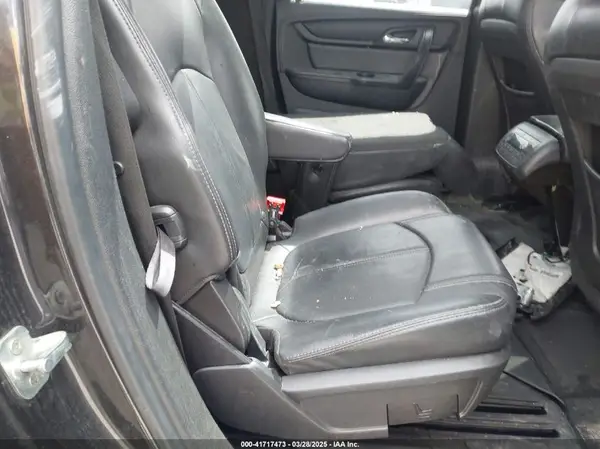 1GNKRHKD2HJ327980 2017 CHEVROLET TRAVERSE - Image 8