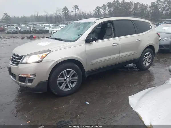 1GNKRHKD3GJ211301 2016 CHEVROLET TRAVERSE - Image 2
