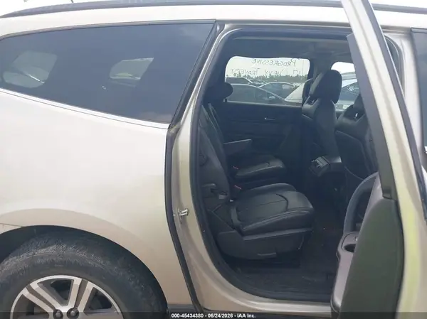 1GNKRHKD3HJ118473 2017 CHEVROLET TRAVERSE - Image 8