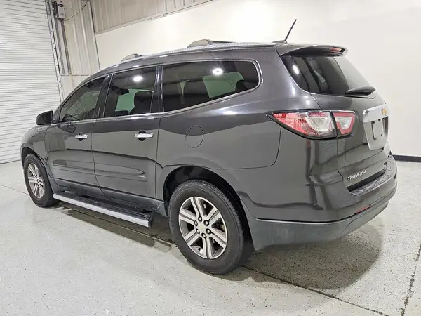 1GNKRHKD3HJ120353 2017 CHEVROLET TRAVERSE - Image 2