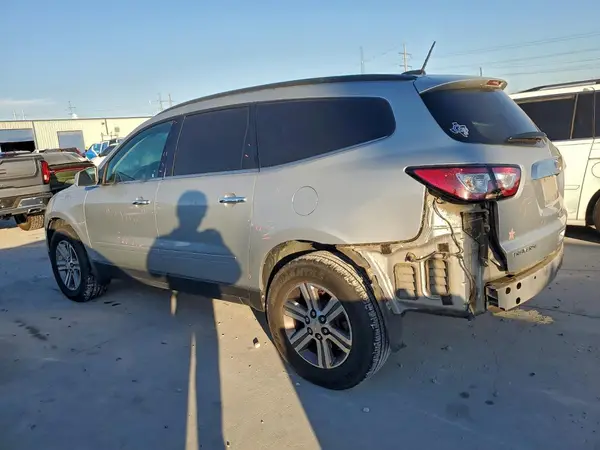 1GNKRHKD3HJ134639 2017 CHEVROLET TRAVERSE - Image 2
