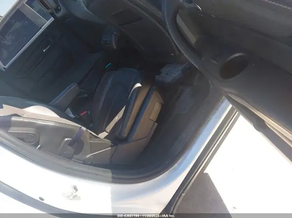 1GNKRHKD3HJ282113 2017 CHEVROLET TRAVERSE - Image 8