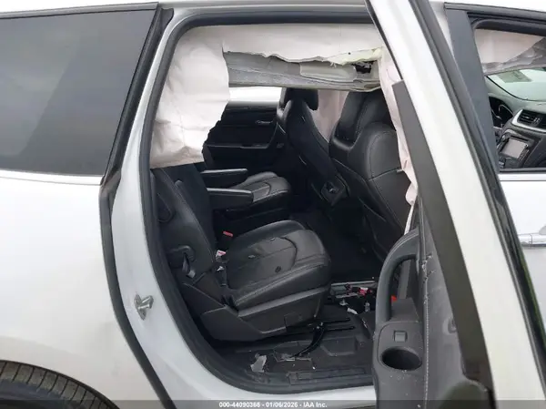 1GNKRHKD3HJ338647 2017 CHEVROLET TRAVERSE - Image 8