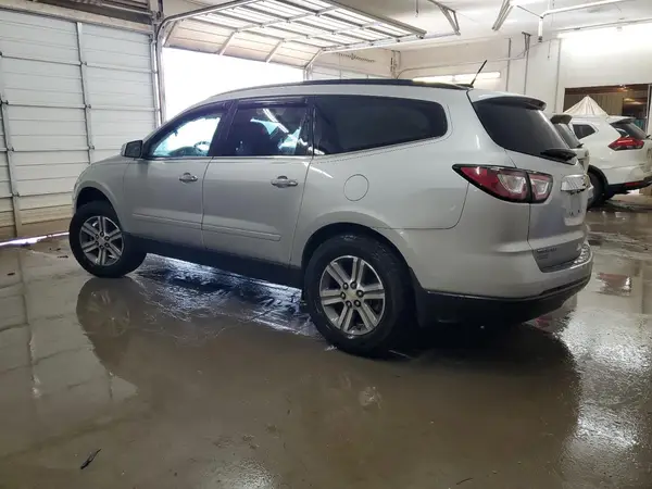 1GNKRHKD3HJ343072 2017 CHEVROLET TRAVERSE - Image 2