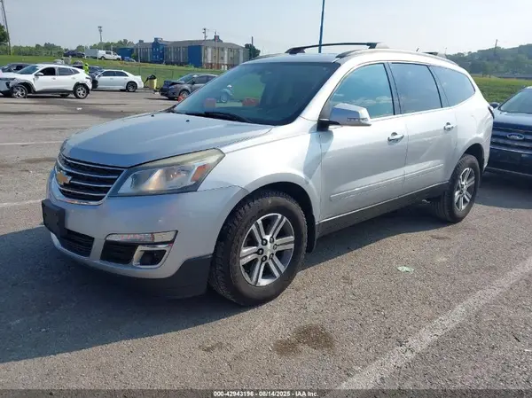 1GNKRHKD4HJ130728 2017 CHEVROLET TRAVERSE - Image 2