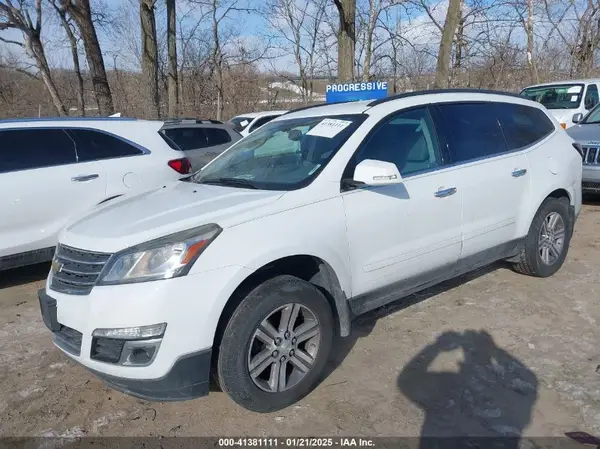 1GNKRHKD4HJ142099 2017 CHEVROLET TRAVERSE - Image 2