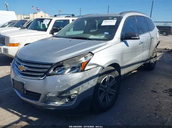 1GNKRHKD4HJ192503 2017 CHEVROLET TRAVERSE - Image 2