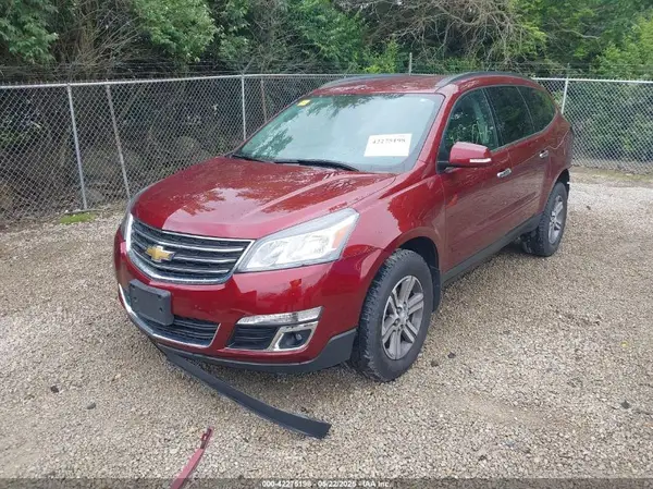 1GNKRHKD4HJ232000 2017 CHEVROLET TRAVERSE - Image 2
