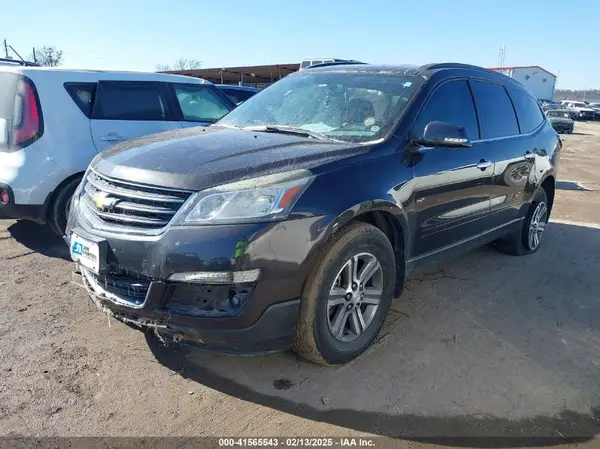 1GNKRHKD4HJ265823 2017 CHEVROLET TRAVERSE - Image 2