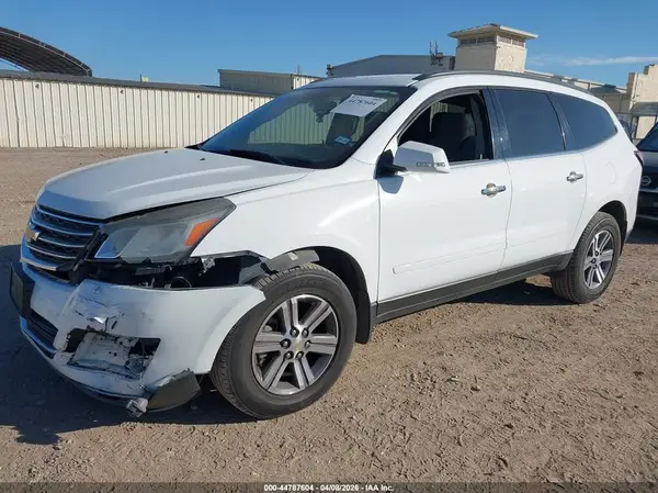 1GNKRHKD4HJ271282 2017 CHEVROLET TRAVERSE - Image 2