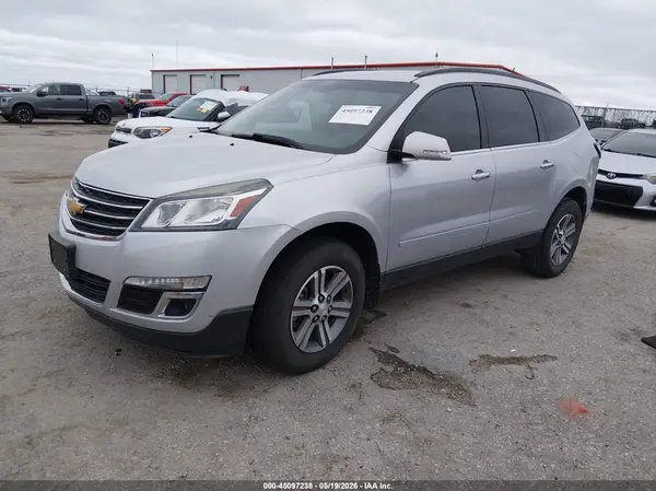 1GNKRHKD4HJ282573 2017 CHEVROLET TRAVERSE - Image 2