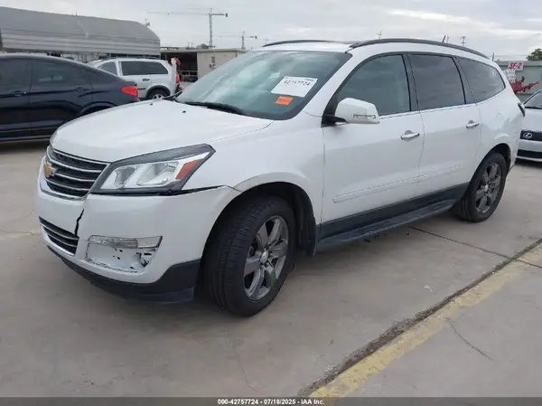 1GNKRHKD4HJ298062 2017 CHEVROLET TRAVERSE - Image 2