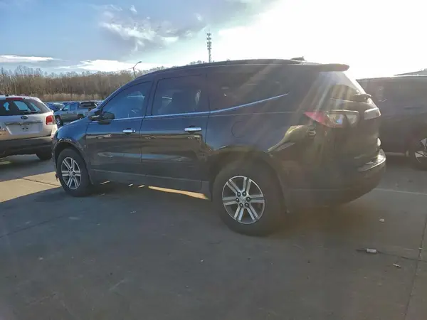 1GNKRHKD4HJ311165 2017 CHEVROLET TRAVERSE - Image 2