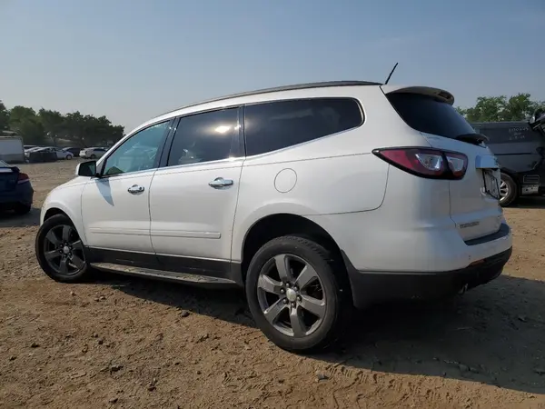 1GNKRHKD4HJ344425 2017 CHEVROLET TRAVERSE - Image 2