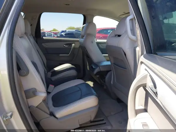 1GNKRHKD5GJ137184 2016 CHEVROLET TRAVERSE - Image 8