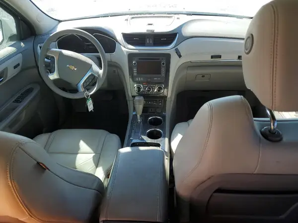 1GNKRHKD5HJ117261 2017 CHEVROLET TRAVERSE - Image 8