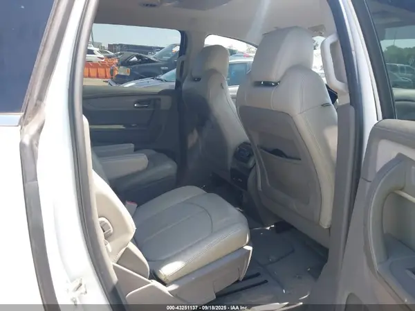 1GNKRHKD5HJ128891 2017 CHEVROLET TRAVERSE - Image 8