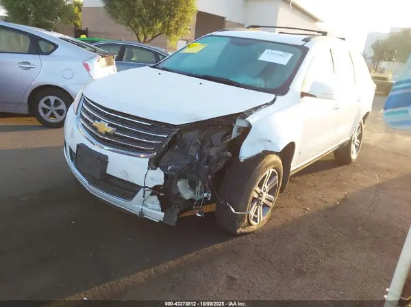 1GNKRHKD5HJ162989 2017 CHEVROLET TRAVERSE - Image 2