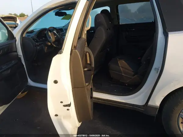 1GNKRHKD5HJ162989 2017 CHEVROLET TRAVERSE - Image 8