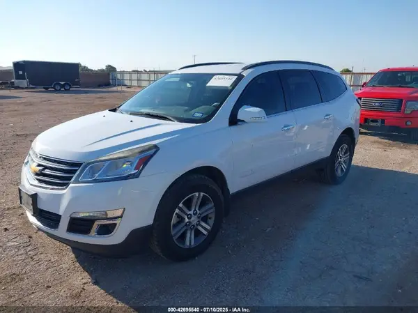 1GNKRHKD5HJ226335 2017 CHEVROLET TRAVERSE - Image 2