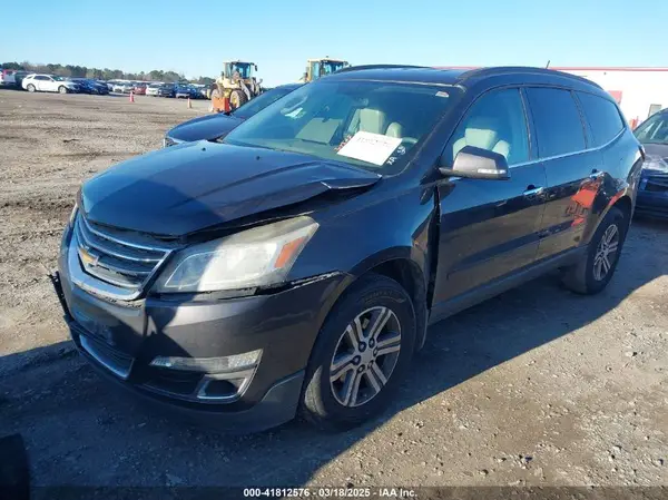 1GNKRHKD5HJ262204 2017 CHEVROLET TRAVERSE - Image 2