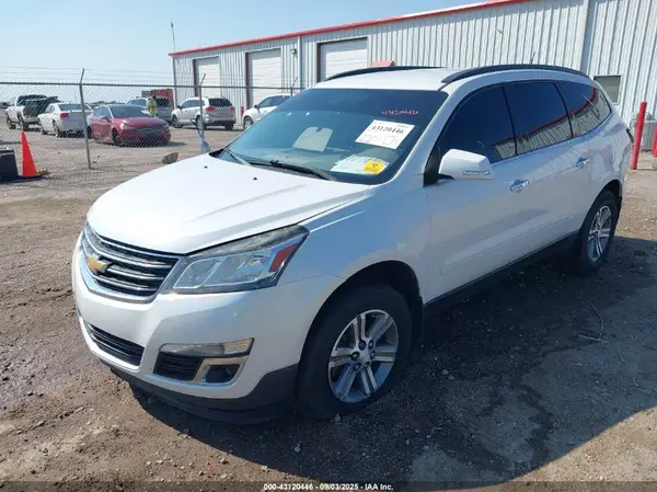 1GNKRHKD5HJ327620 2017 CHEVROLET TRAVERSE - Image 2