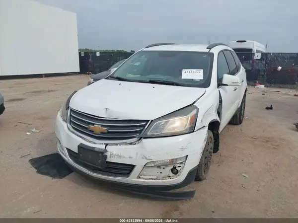 1GNKRHKD6HJ109587 2017 CHEVROLET TRAVERSE - Image 2