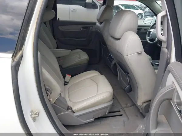 1GNKRHKD6HJ153654 2017 CHEVROLET TRAVERSE - Image 8