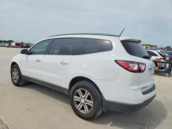 1GNKRHKD6HJ161964 2017 CHEVROLET TRAVERSE - Image 2