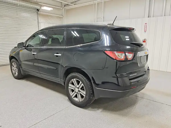 1GNKRHKD6HJ173502 2017 CHEVROLET TRAVERSE - Image 2