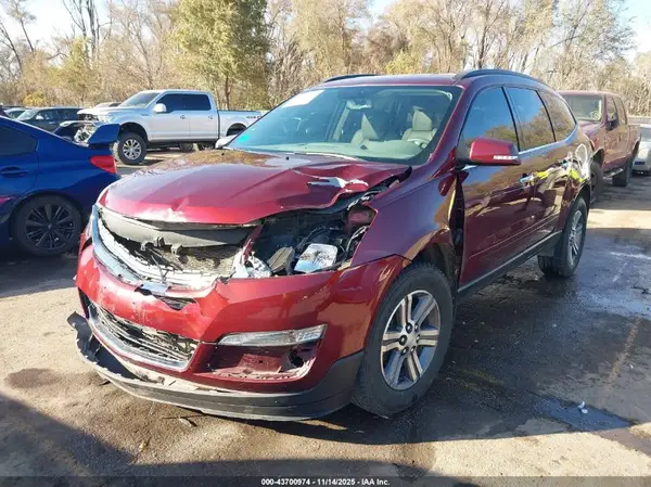 1GNKRHKD6HJ196018 2017 CHEVROLET TRAVERSE - Image 2