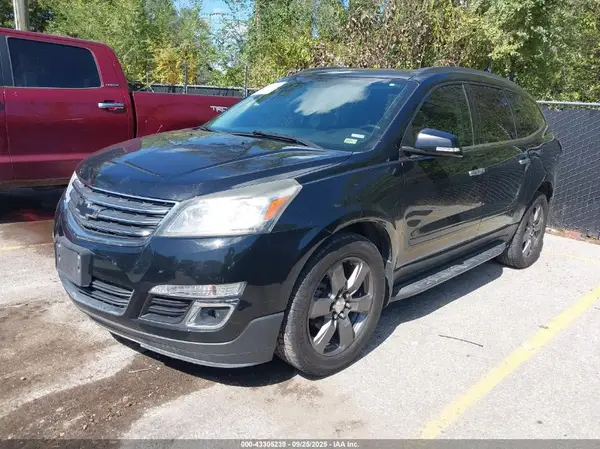 1GNKRHKD6HJ234444 2017 CHEVROLET TRAVERSE - Image 2