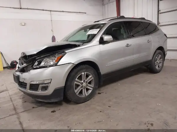 1GNKRHKD6HJ248697 2017 CHEVROLET TRAVERSE - Image 2