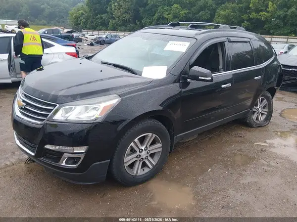 1GNKRHKD6HJ272093 2017 CHEVROLET TRAVERSE - Image 2