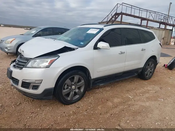 1GNKRHKD6HJ279478 2017 CHEVROLET TRAVERSE - Image 2