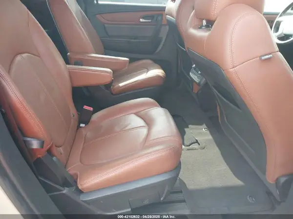 1GNKRHKD7HJ177932 2017 CHEVROLET TRAVERSE - Image 8