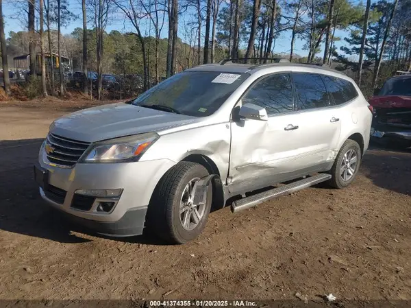 1GNKRHKD7HJ236090 2017 CHEVROLET TRAVERSE - Image 2
