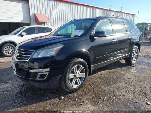 1GNKRHKD7HJ272166 2017 CHEVROLET TRAVERSE - Image 2