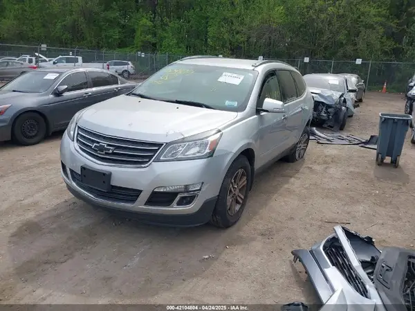 1GNKRHKD7HJ346427 2017 CHEVROLET TRAVERSE - Image 2