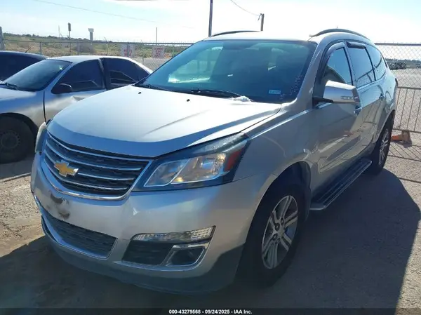 1GNKRHKD8GJ100775 2016 CHEVROLET TRAVERSE - Image 2