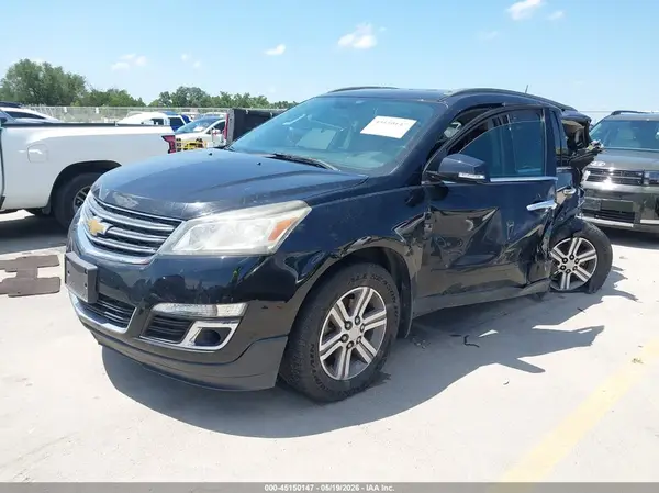 1GNKRHKD8HJ102320 2017 CHEVROLET TRAVERSE - Image 2