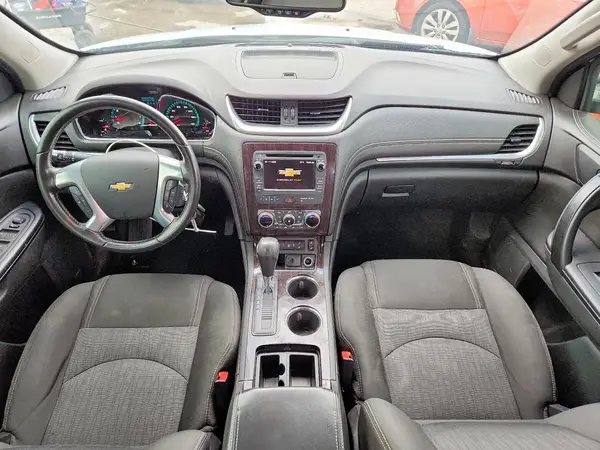 1GNKRHKD8HJ111373 2017 CHEVROLET TRAVERSE - Image 8
